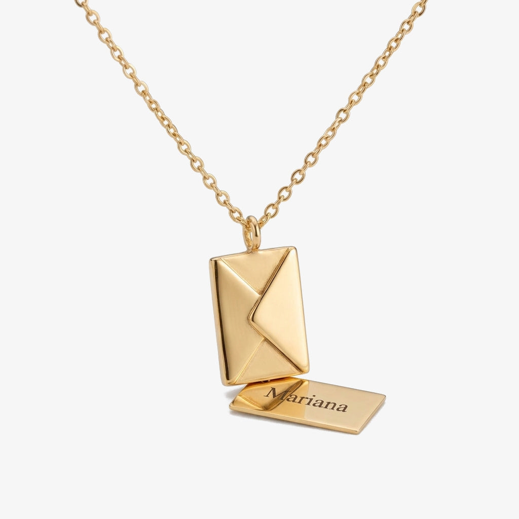 Colar Envelope com Mensagem dourado