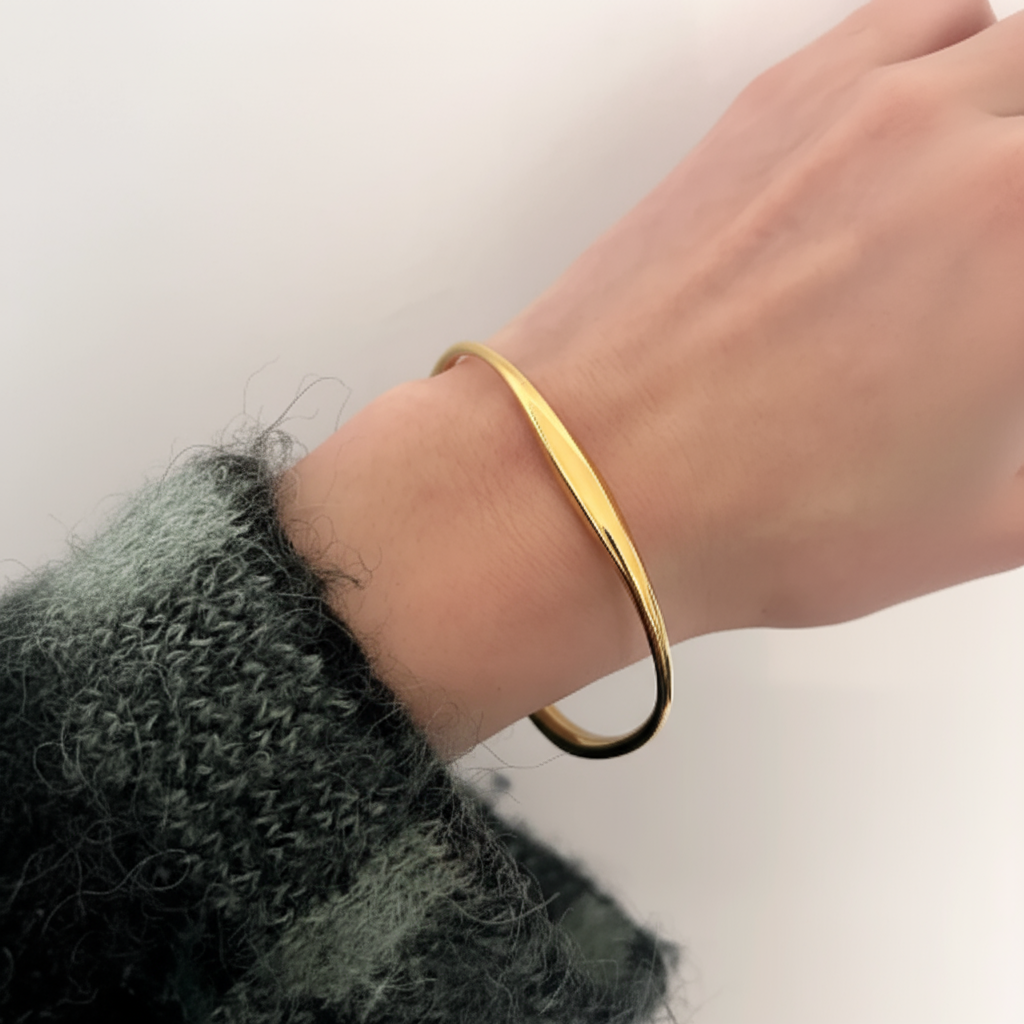 Lumen Bracelet – Curve Cuff