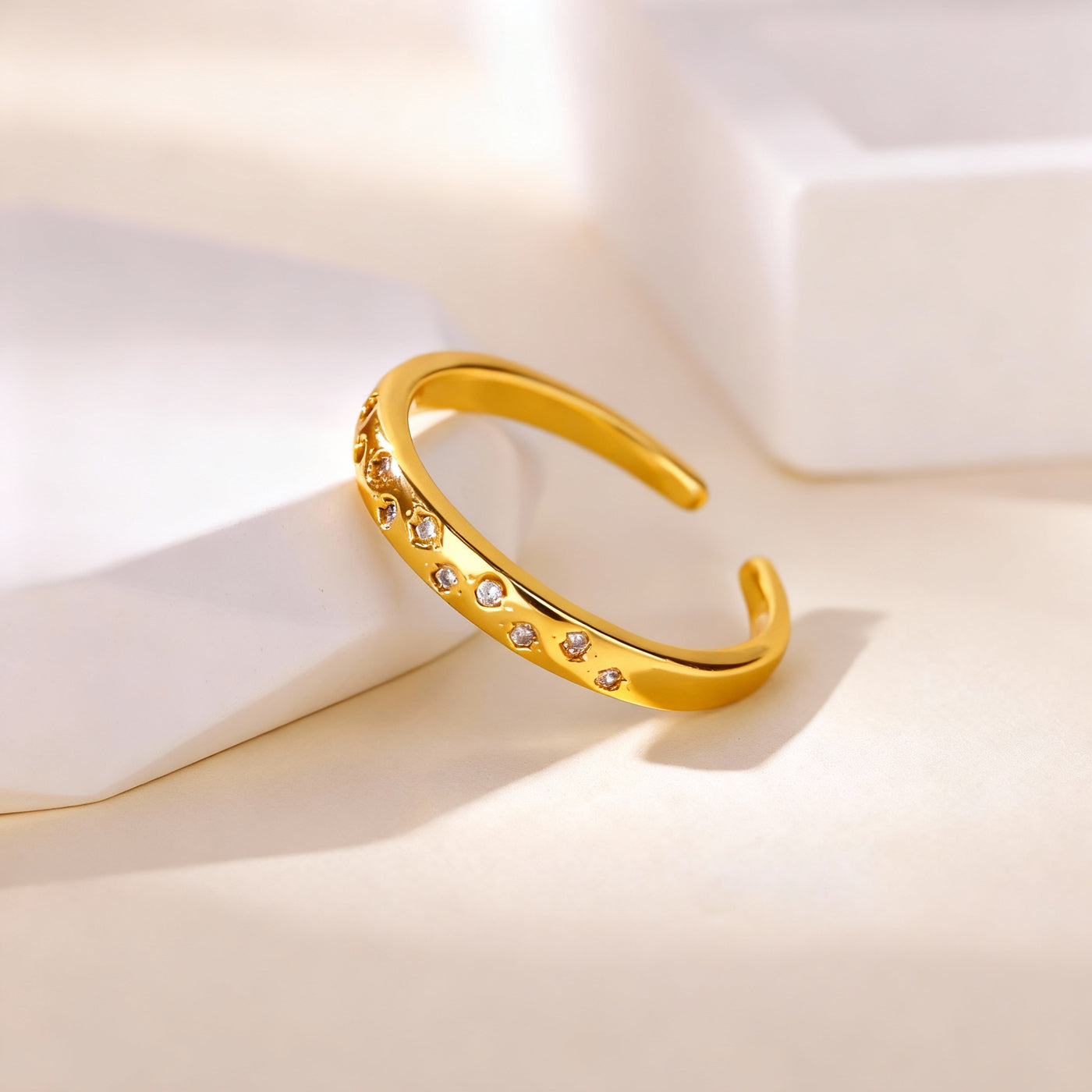 Aura Ring – Luminous Open