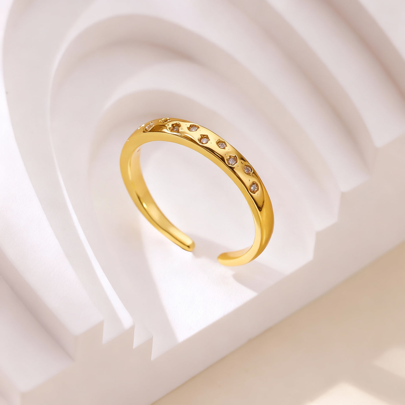 Aura Ring – Luminous Open