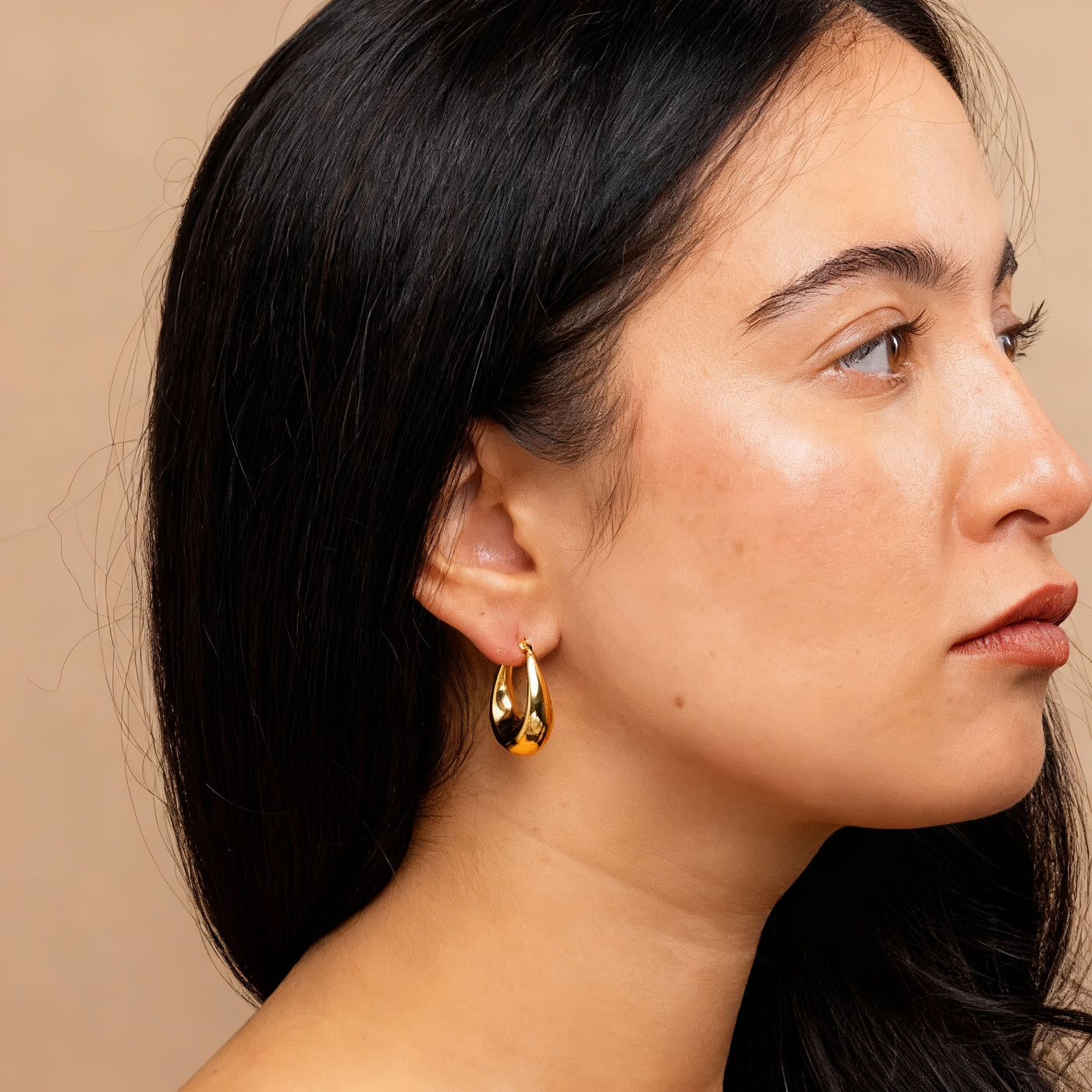 Liqua Earrings – Sculpted Teardrop Hoop