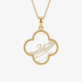 Colar Trevo com Inicial dourado e madrepérola