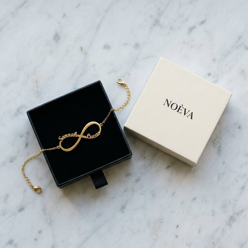 Pulseira Infinito com Nomes na caixa de oferta NOÈVA
